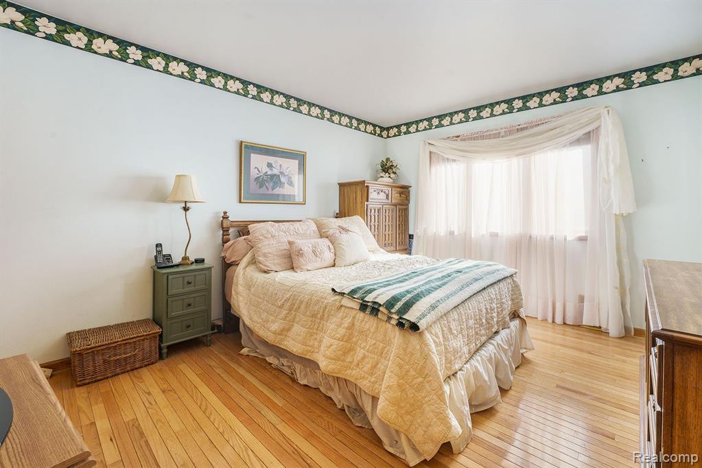 355 PARK Avenue, Lake Orion, MI 48362 — Photo 22