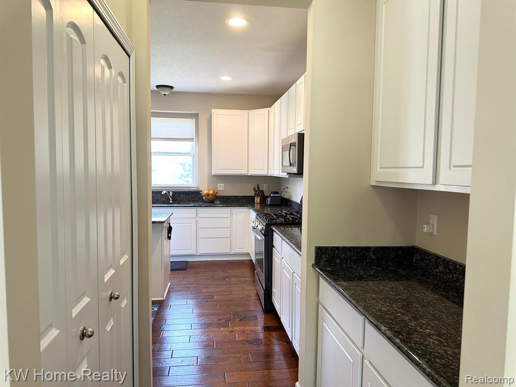 27078 LADBROKE Street, Novi, MI — Photo 7