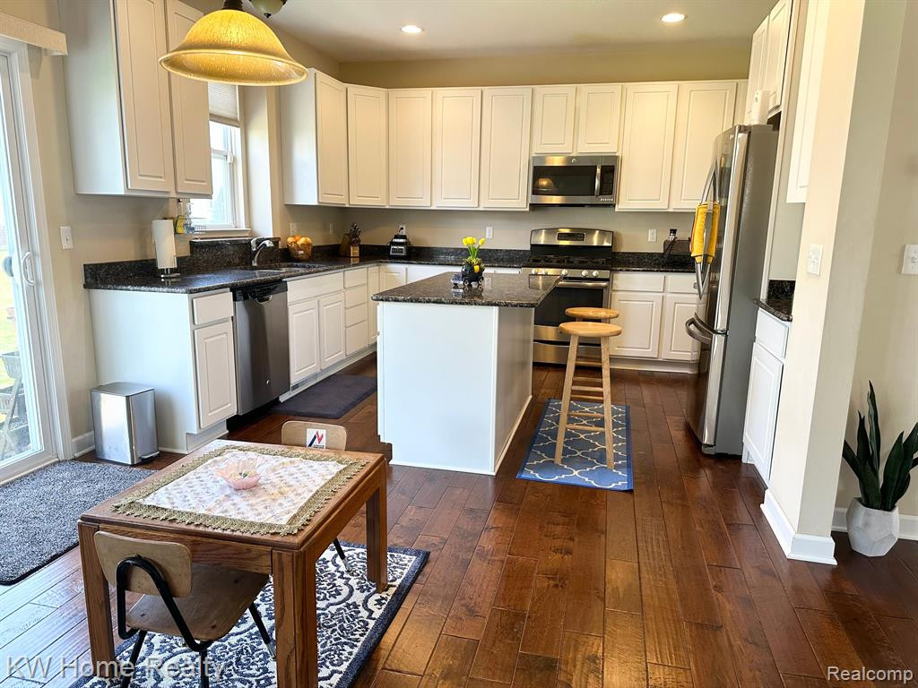 27078 LADBROKE Street, Novi, MI — Photo 8