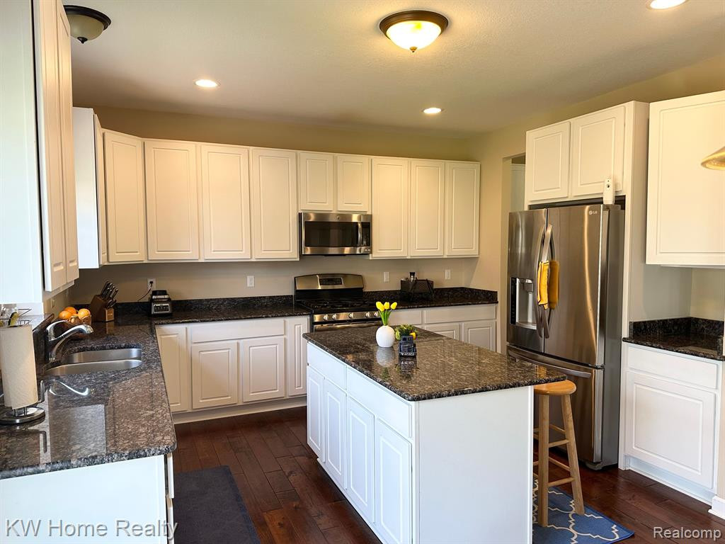 27078 LADBROKE Street, Novi, MI — Photo 9