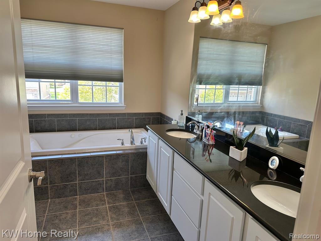 27078 LADBROKE Street, Novi, MI — Photo 26