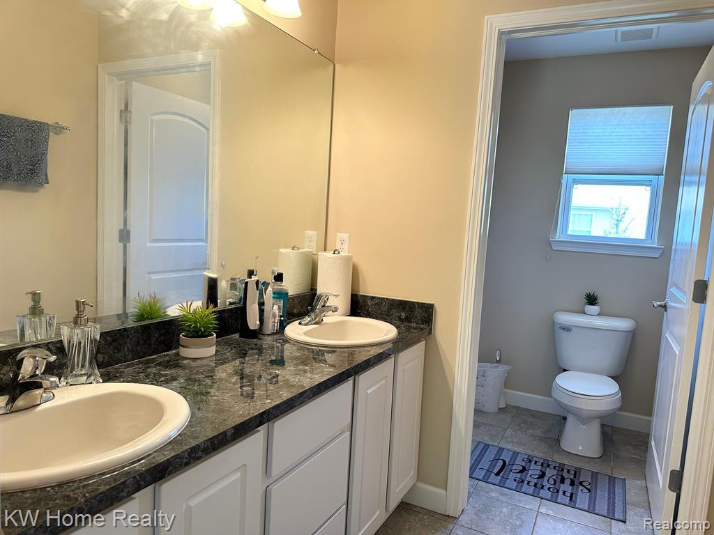 27078 LADBROKE Street, Novi, MI — Photo 29