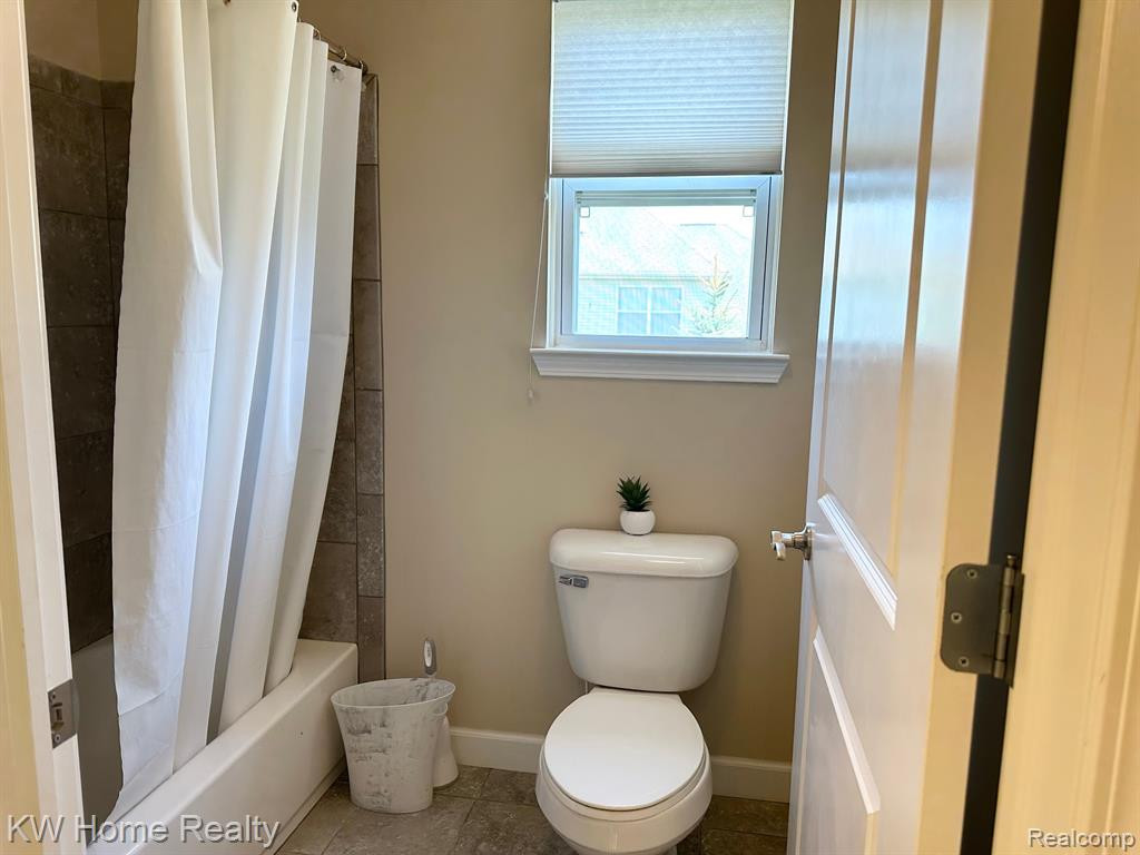 27078 LADBROKE Street, Novi, MI — Photo 30