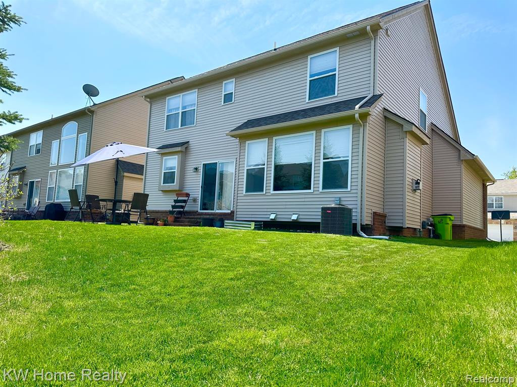 27078 LADBROKE Street, Novi, MI — Photo 42