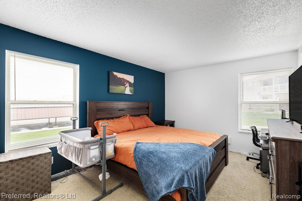 61107 GREENWOOD Drive, South Lyon, MI 48178 — Photo 4