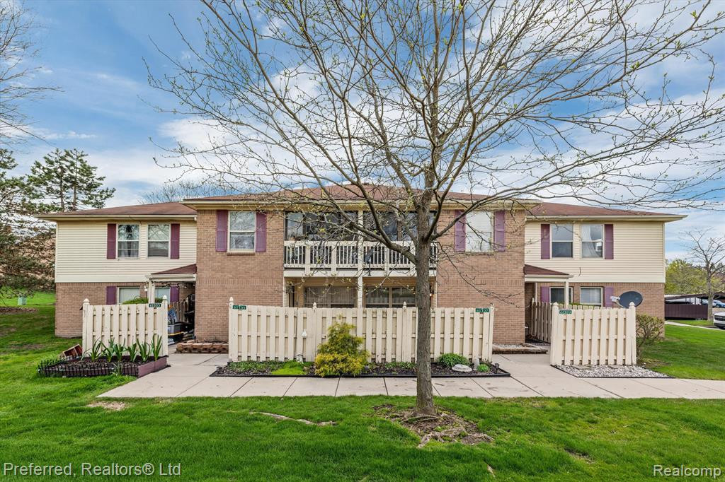 61107 GREENWOOD Drive, South Lyon, MI 48178 — Photo 6