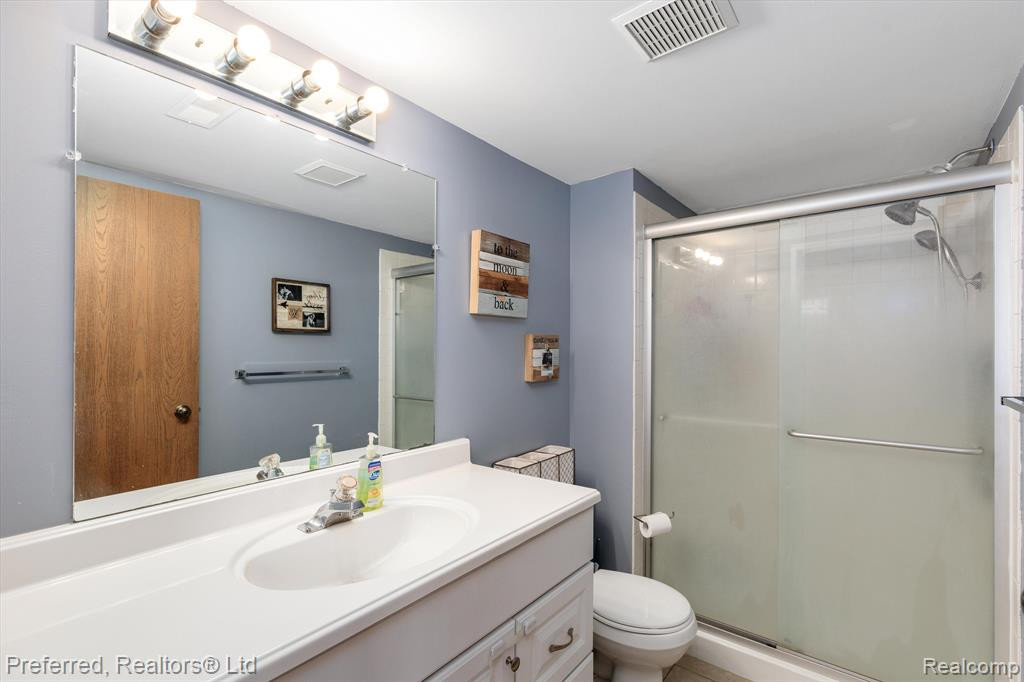 61107 GREENWOOD Drive, South Lyon, MI 48178 — Photo 21