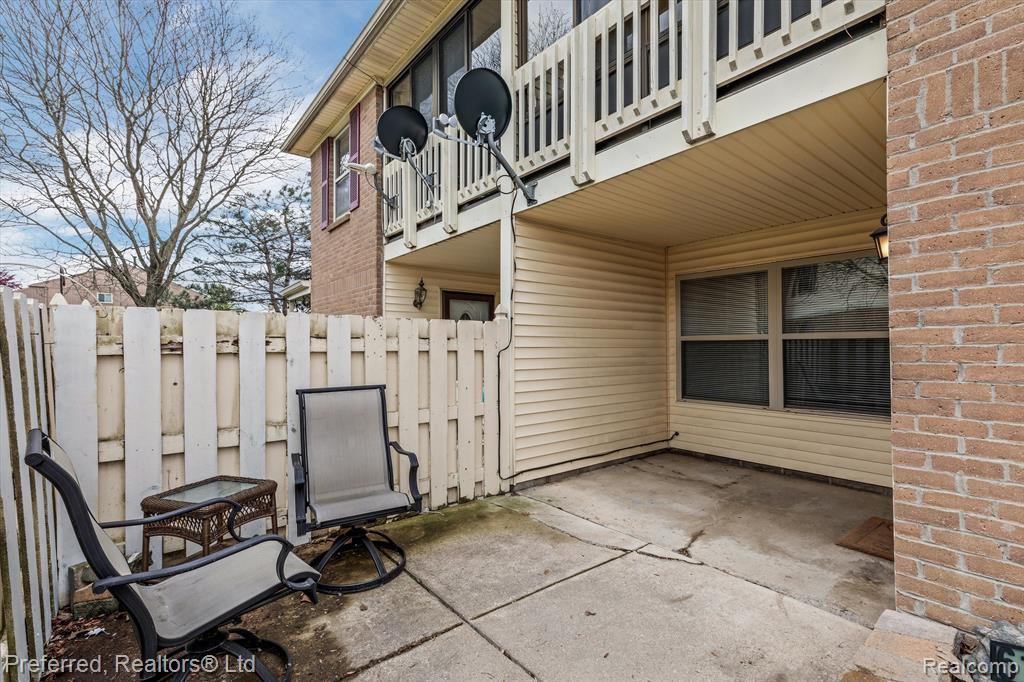 61107 GREENWOOD Drive, South Lyon, MI 48178 — Photo 25
