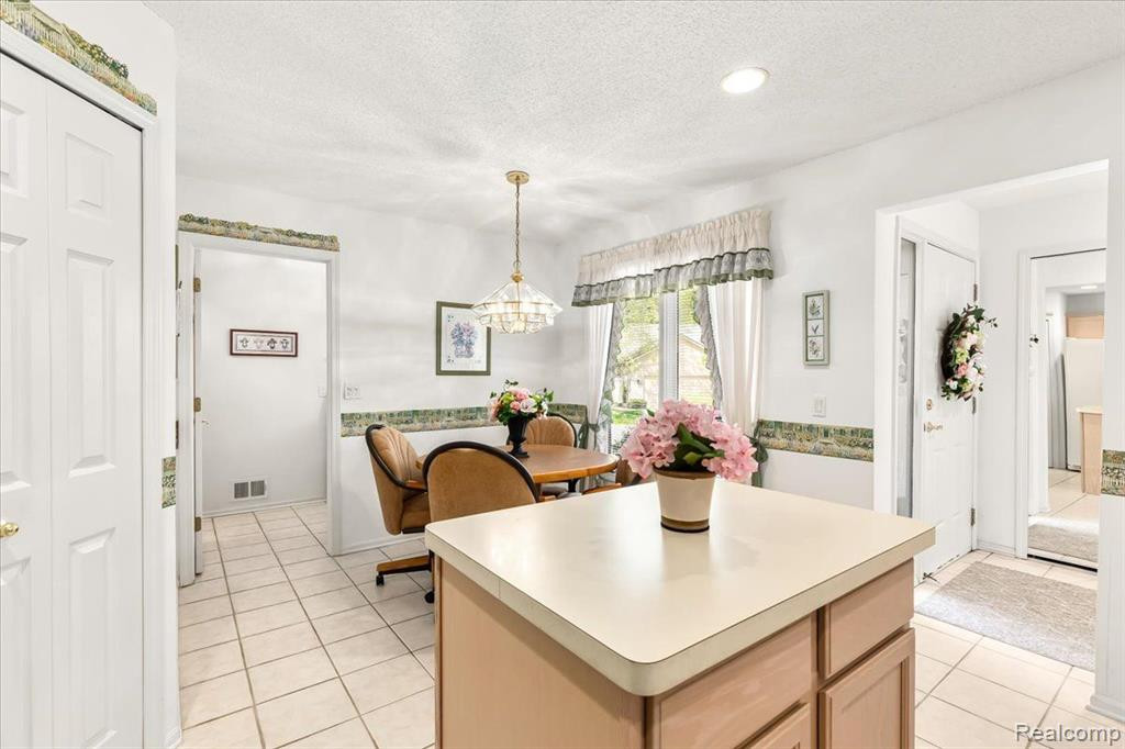 35375 LONE PINE Lane, Farmington Hills, MI 48335 — Photo 10