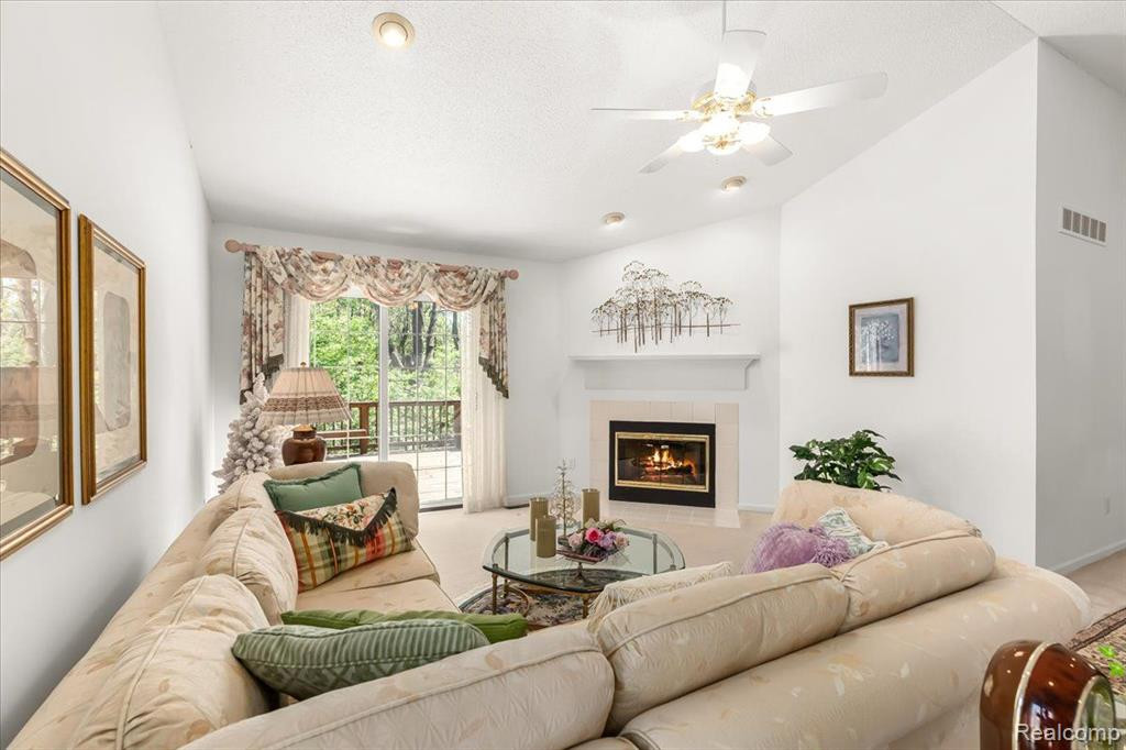 35375 LONE PINE Lane, Farmington Hills, MI 48335 — Photo 14