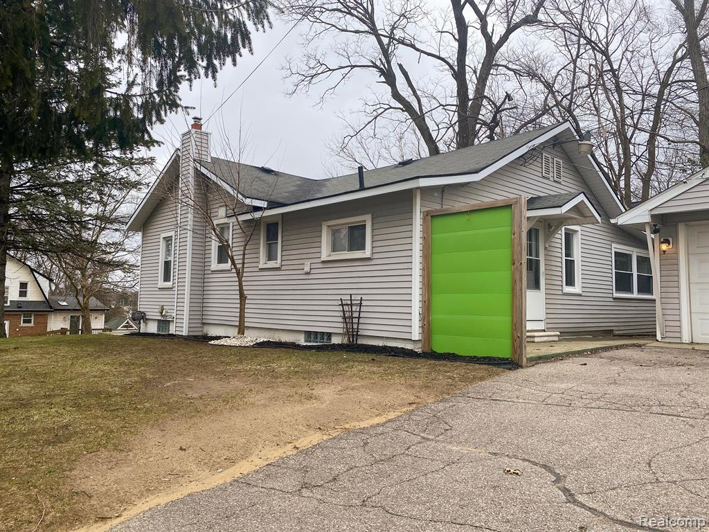 705 E MAIN Street, Brighton, MI 48116 — front exterior