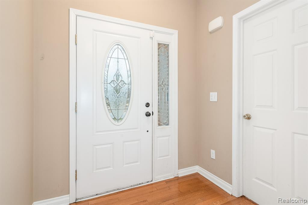 22470 WHITE PINE Drive, New Boston, MI 48164 — Photo 2