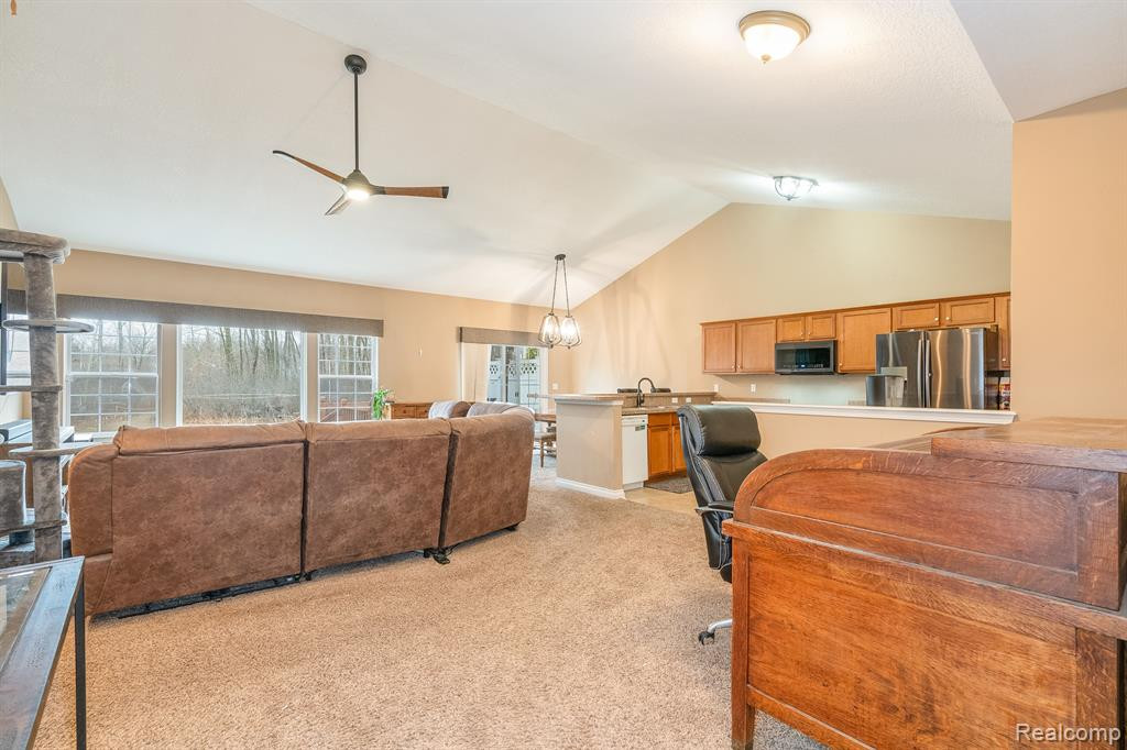 22470 WHITE PINE Drive, New Boston, MI 48164 — Photo 5