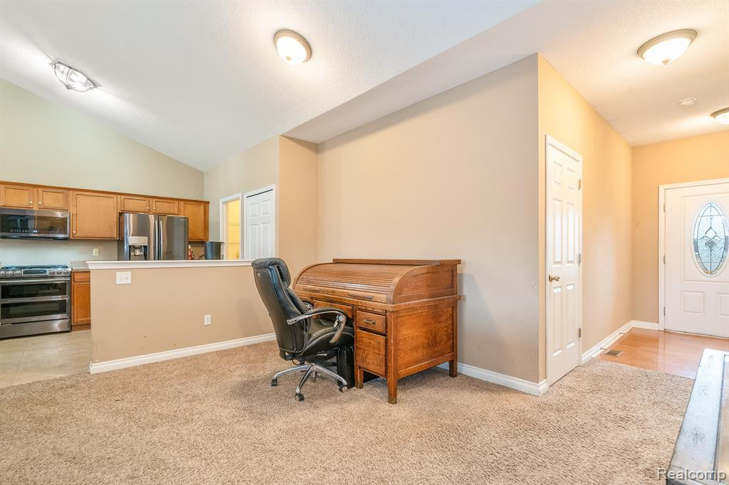 22470 WHITE PINE Drive, New Boston, MI 48164 — Photo 11