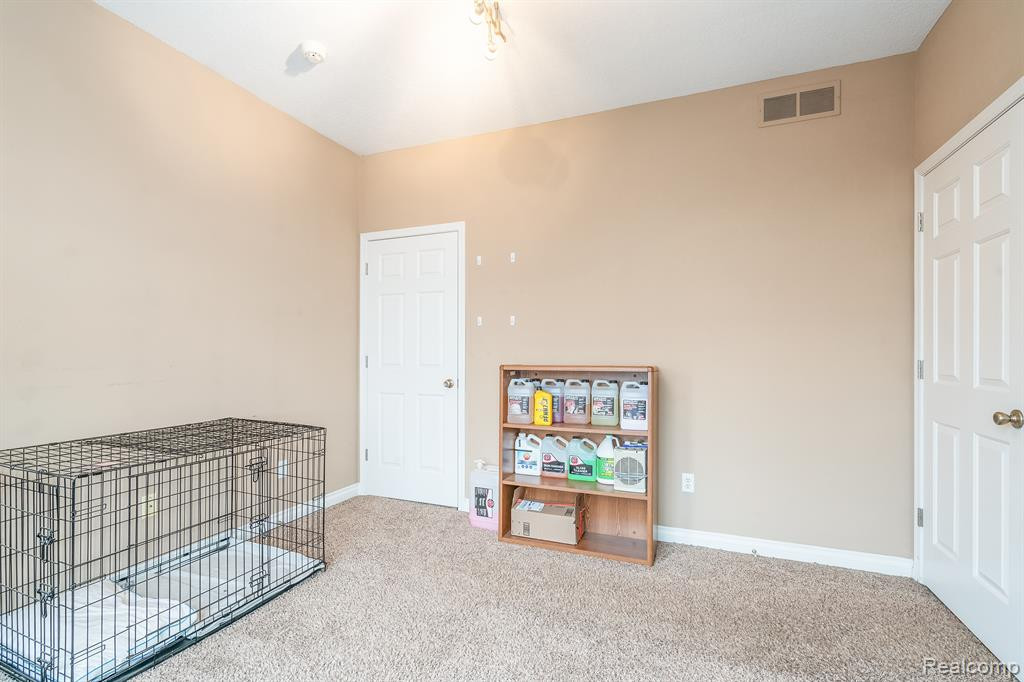 22470 WHITE PINE Drive, New Boston, MI 48164 — Photo 15