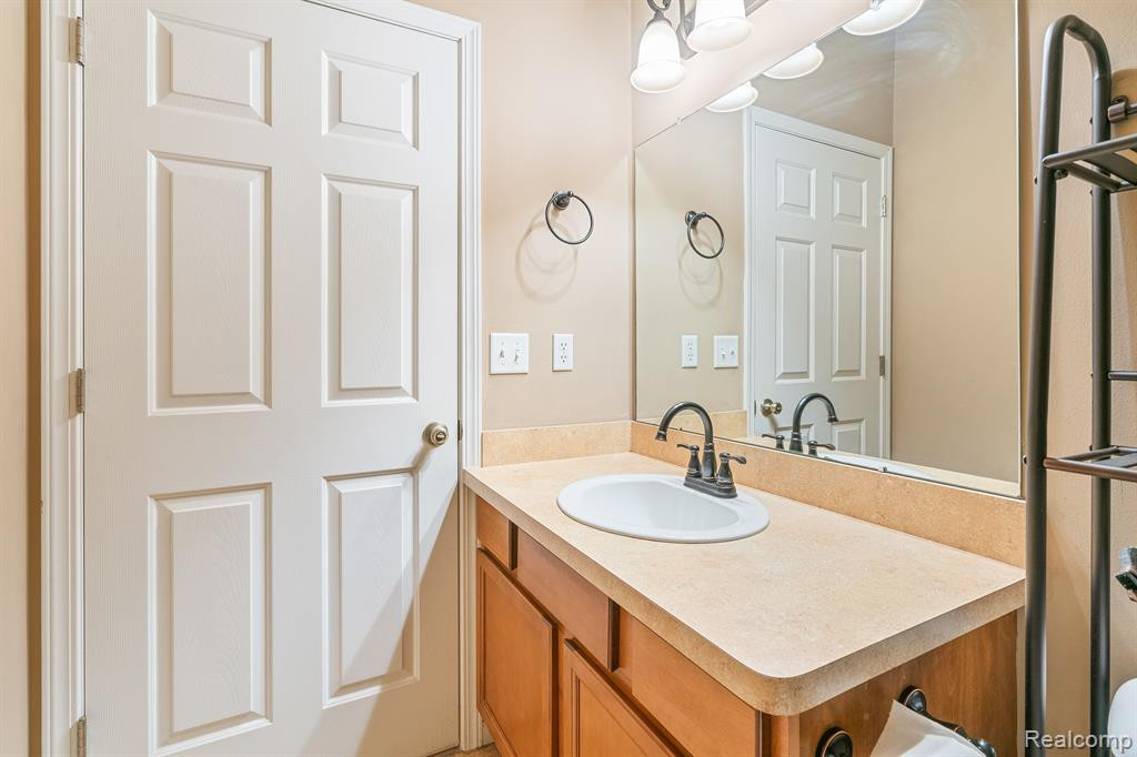 22470 WHITE PINE Drive, New Boston, MI 48164 — Photo 17
