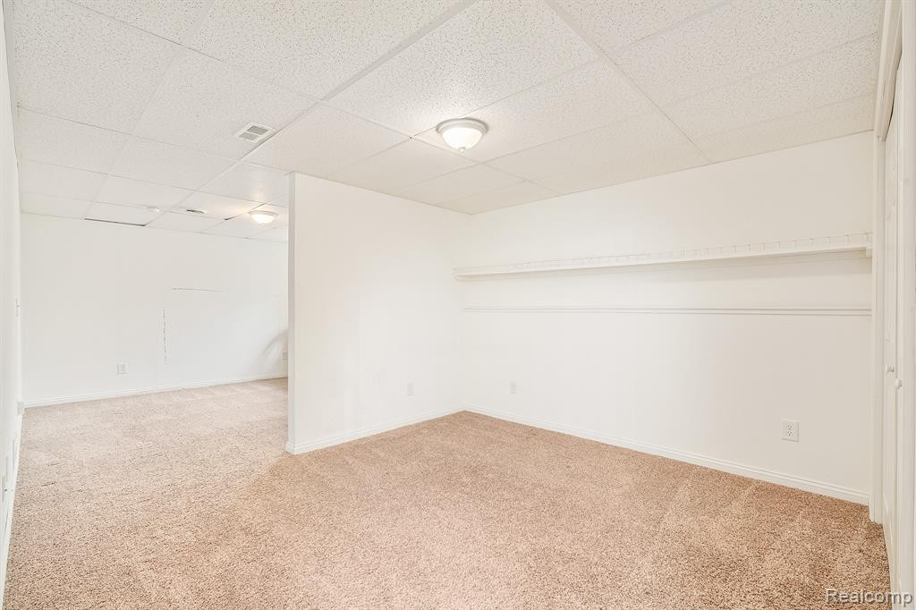 22470 WHITE PINE Drive, New Boston, MI 48164 — Photo 28