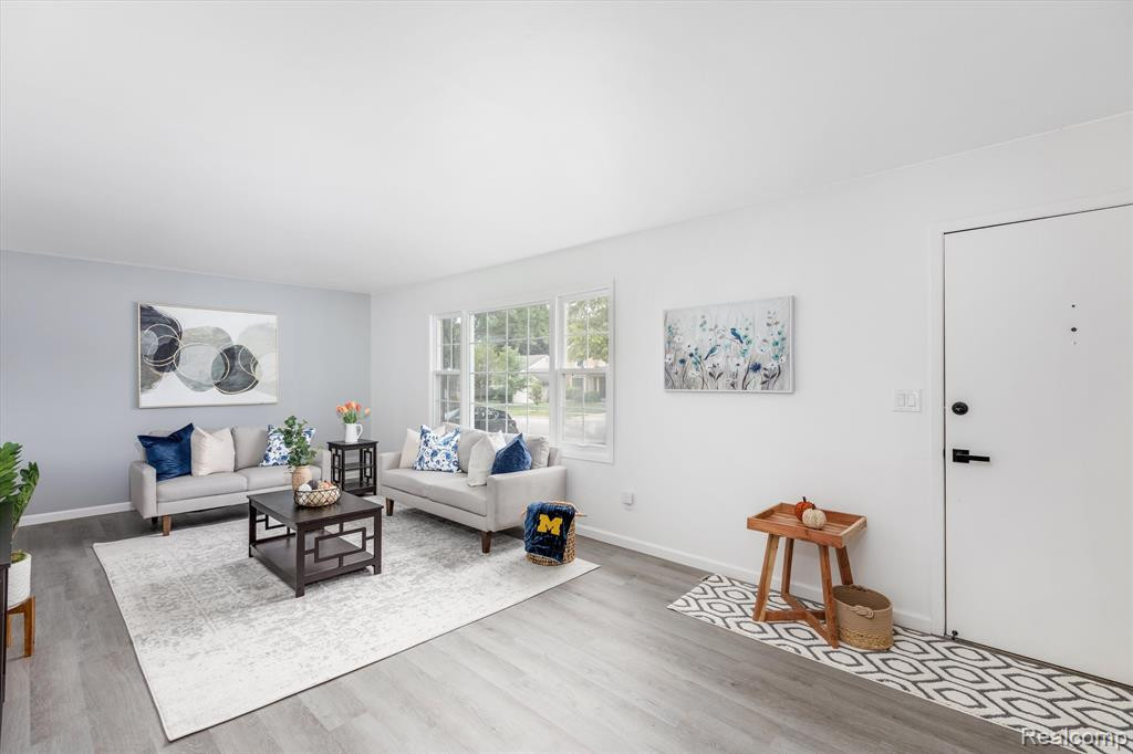 3424 YELLOWSTONE Drive, Ann Arbor, MI 48105 — Photo 5