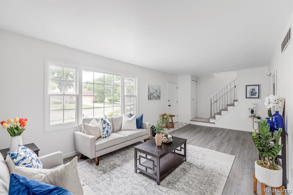 3424 YELLOWSTONE Drive, Ann Arbor, MI 48105 — Photo 6
