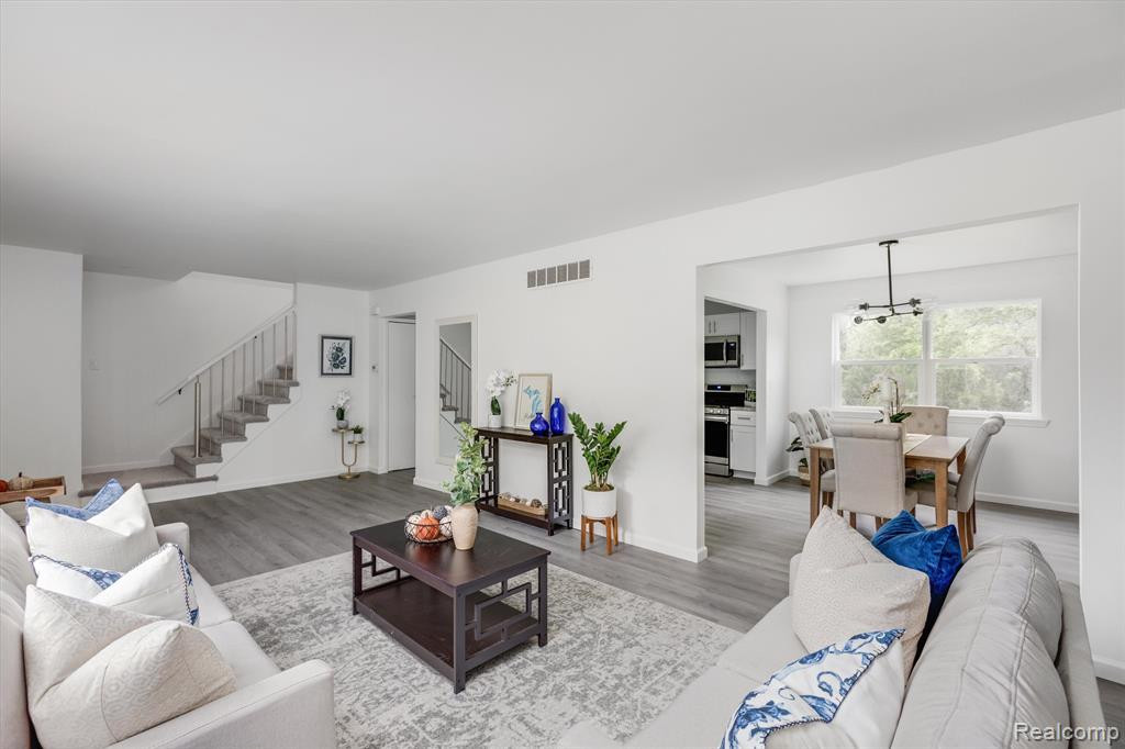 3424 YELLOWSTONE Drive, Ann Arbor, MI 48105 — Photo 7