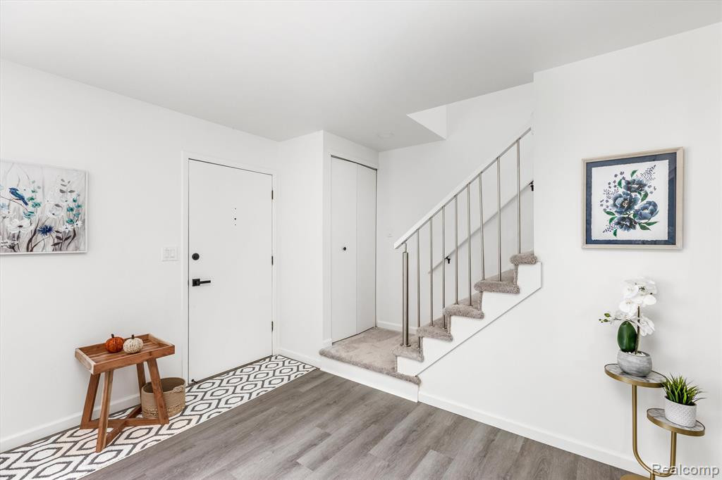 3424 YELLOWSTONE Drive, Ann Arbor, MI 48105 — Photo 9