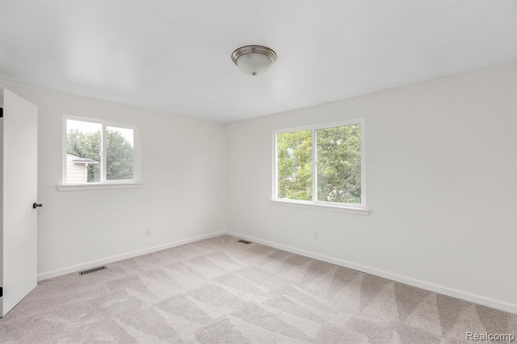 3424 YELLOWSTONE Drive, Ann Arbor, MI 48105 — Photo 31