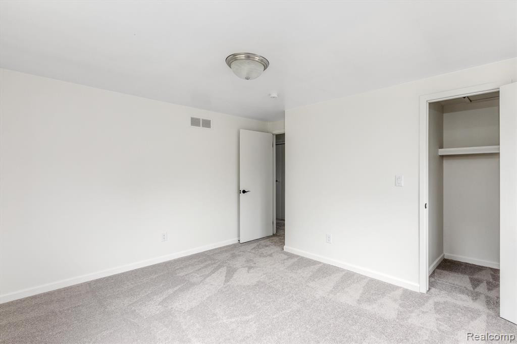 3424 YELLOWSTONE Drive, Ann Arbor, MI 48105 — Photo 32