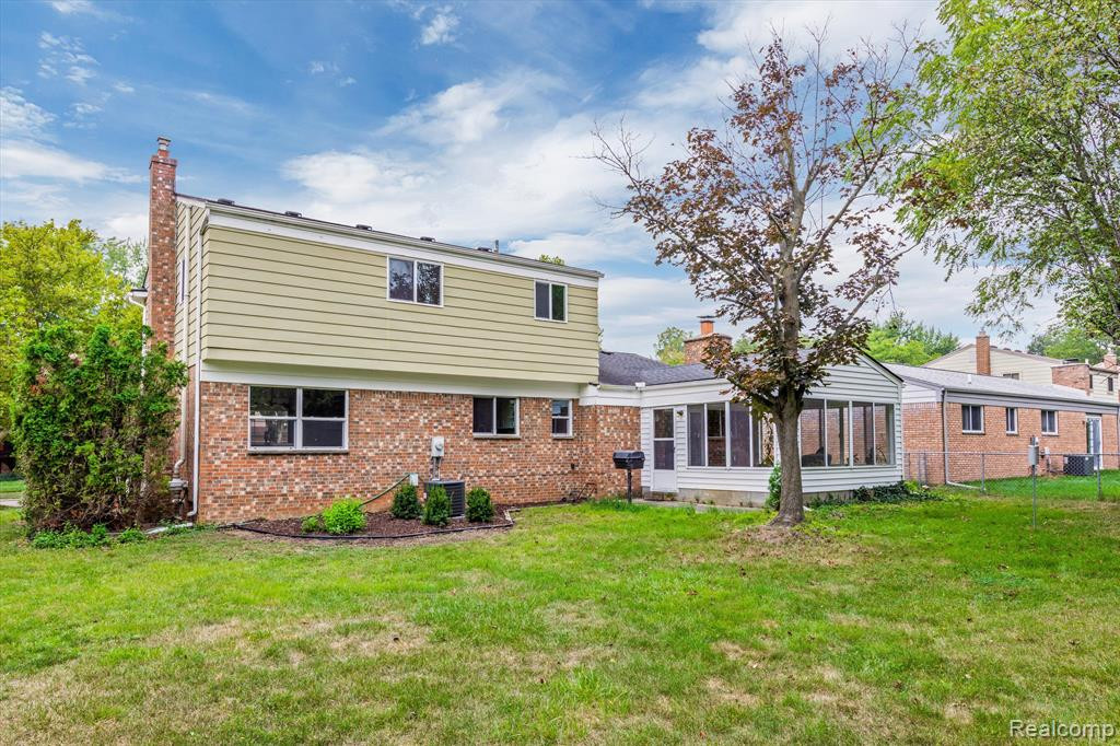 3424 YELLOWSTONE Drive, Ann Arbor, MI 48105 — Photo 40