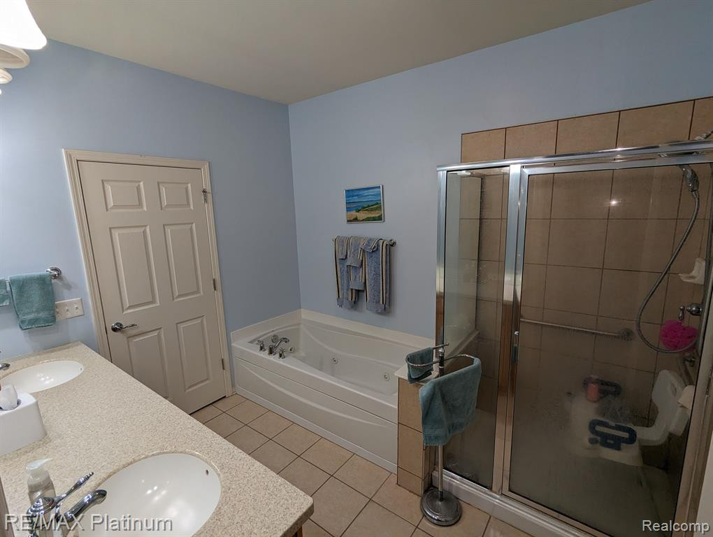 3864 Rainier, Howell, MI 48843 — Photo 16