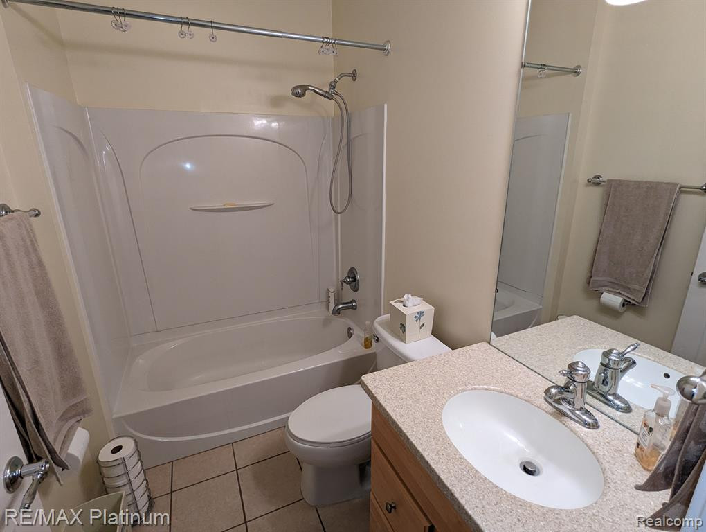3864 Rainier, Howell, MI 48843 — Photo 25