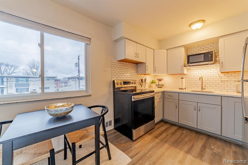 4829 MANSFIELD Avenue, Royal Oak, MI 48073 — Photo 15