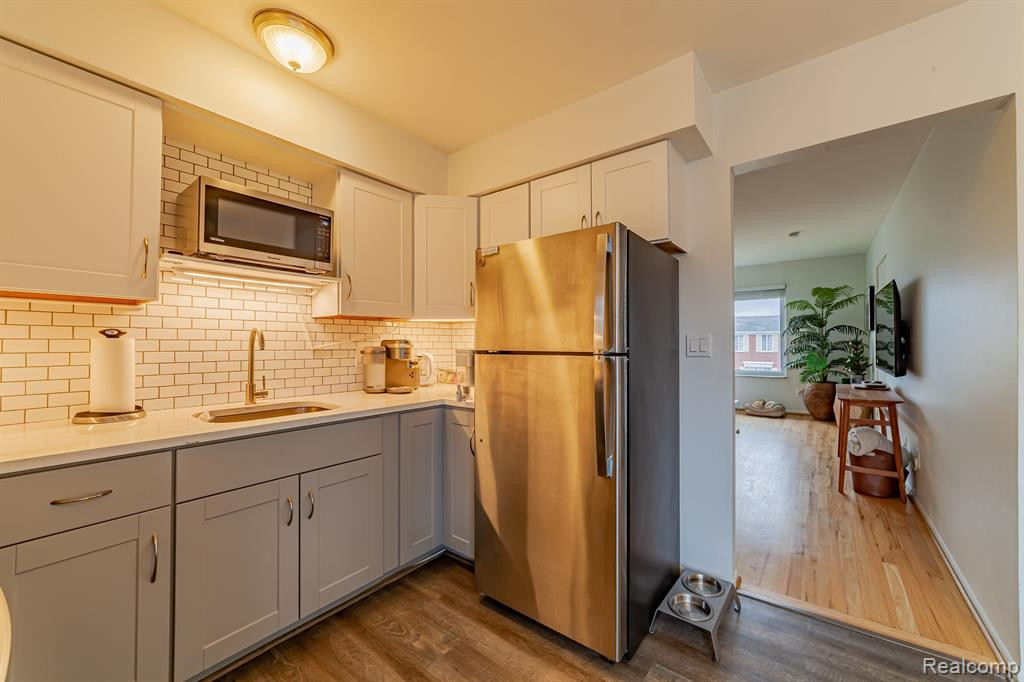 4829 MANSFIELD Avenue, Royal Oak, MI 48073 — Photo 16