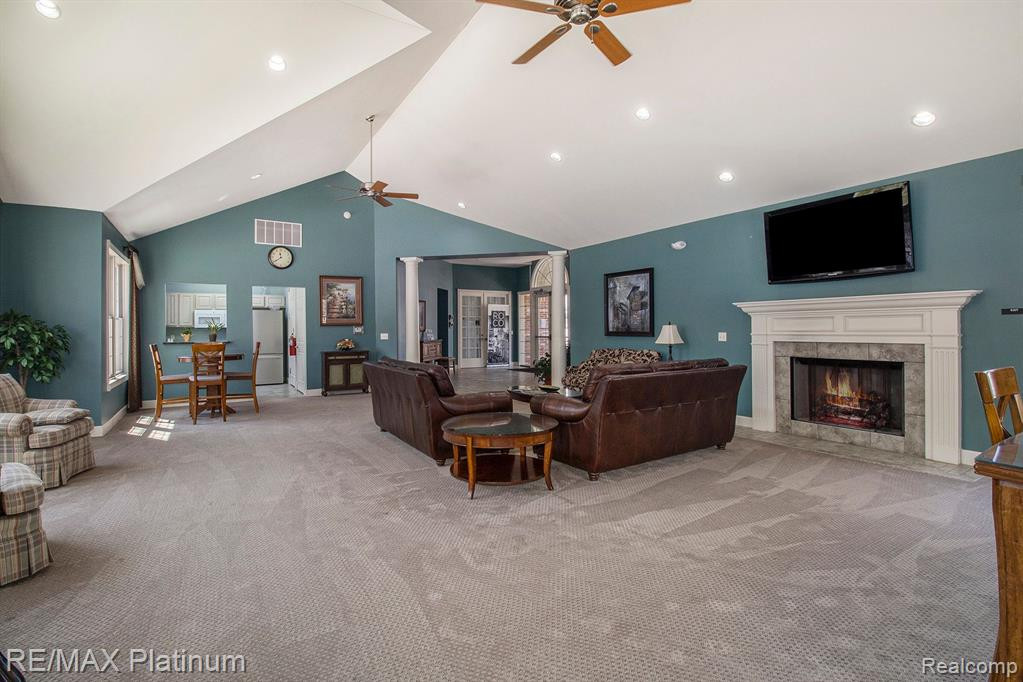 212 OAKBROOKE Drive, 4, South Lyon, MI 48178 — Photo 19