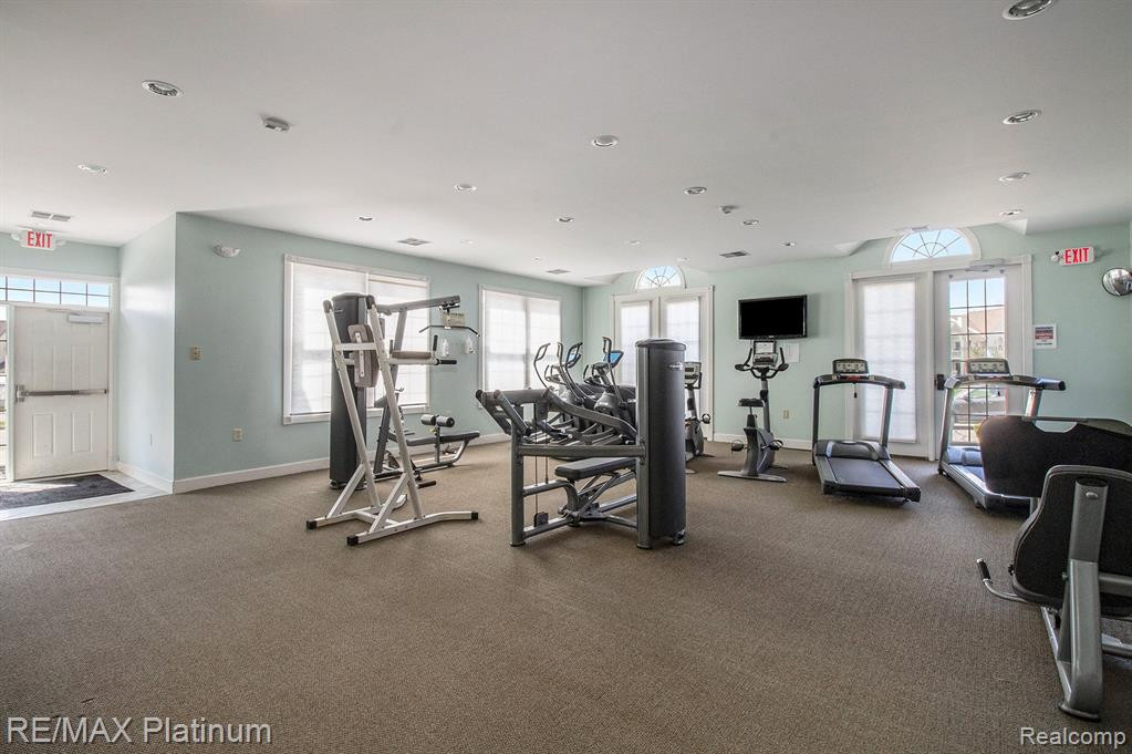 212 OAKBROOKE Drive, 4, South Lyon, MI 48178 — Photo 22