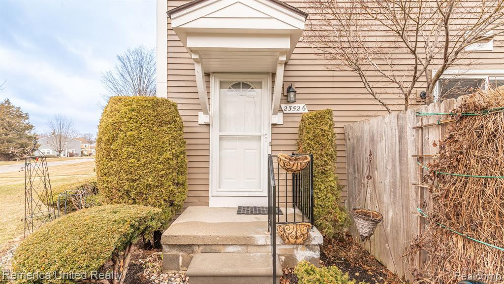 23526 N ROCKLEDGE, 283, Novi, MI — Photo 4