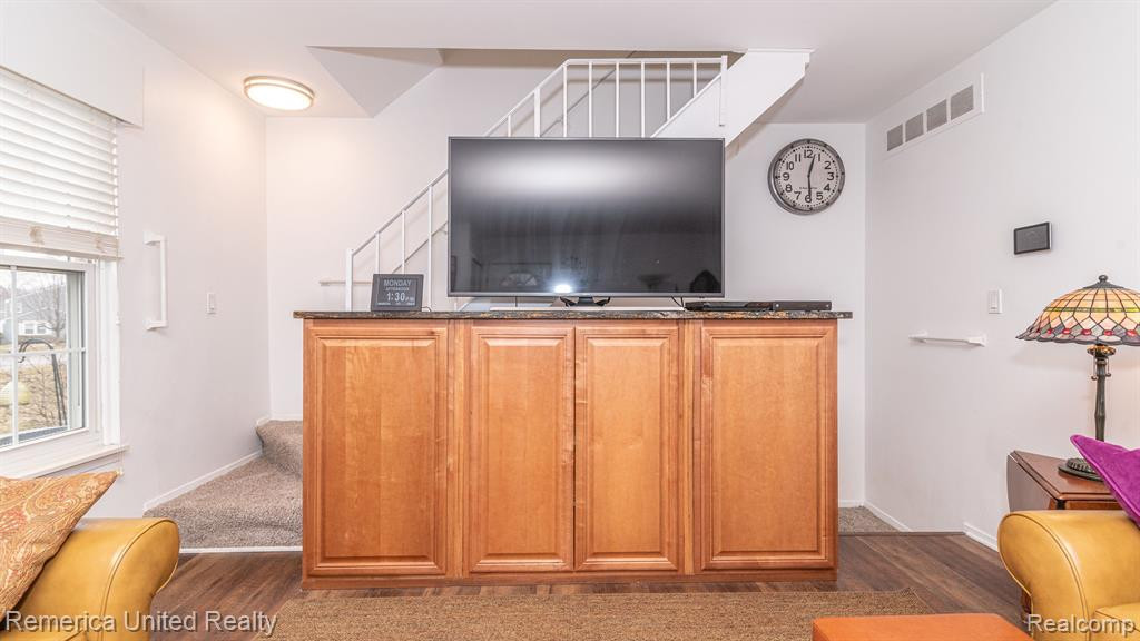 23526 N ROCKLEDGE, 283, Novi, MI — Photo 14