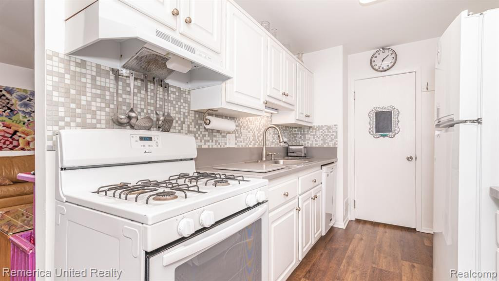 23526 N ROCKLEDGE, 283, Novi, MI — Photo 18