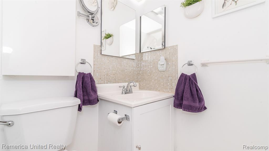 23526 N ROCKLEDGE, 283, Novi, MI — Photo 31