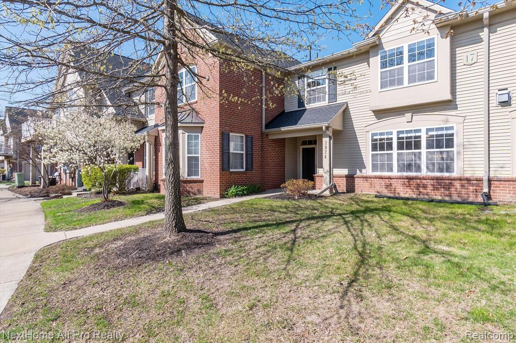 3924 ELIZABETH Avenue, Canton, MI 48188 — Photo 2