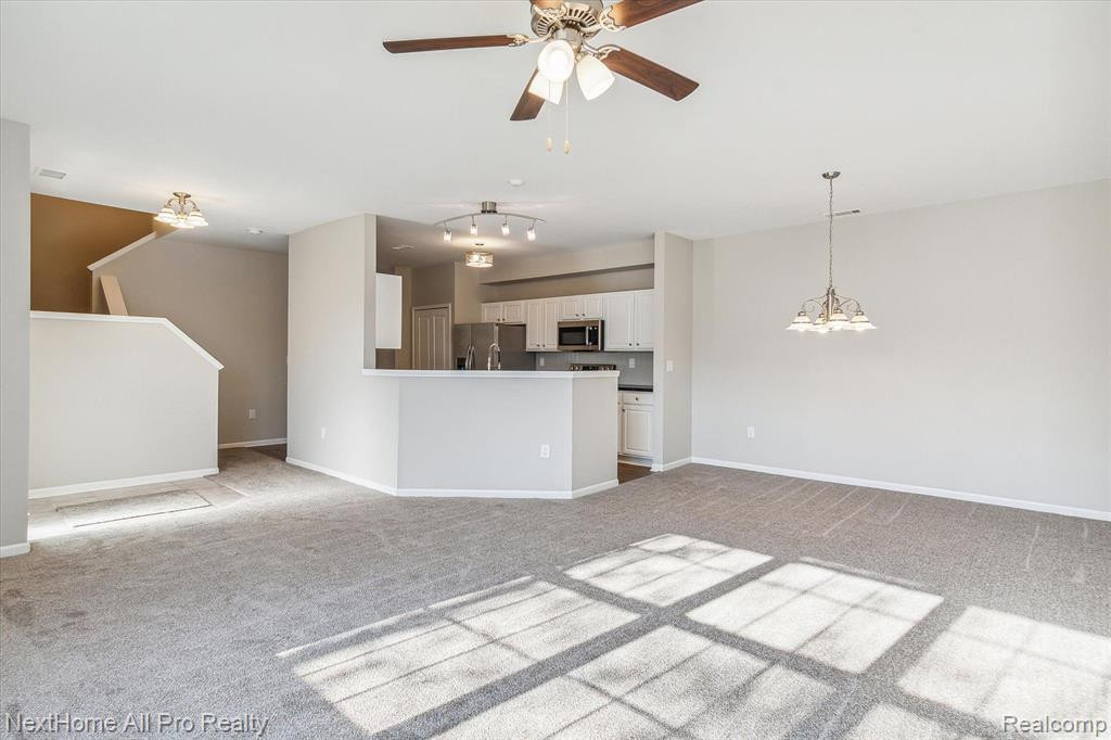 3924 ELIZABETH Avenue, Canton, MI 48188 — Photo 5