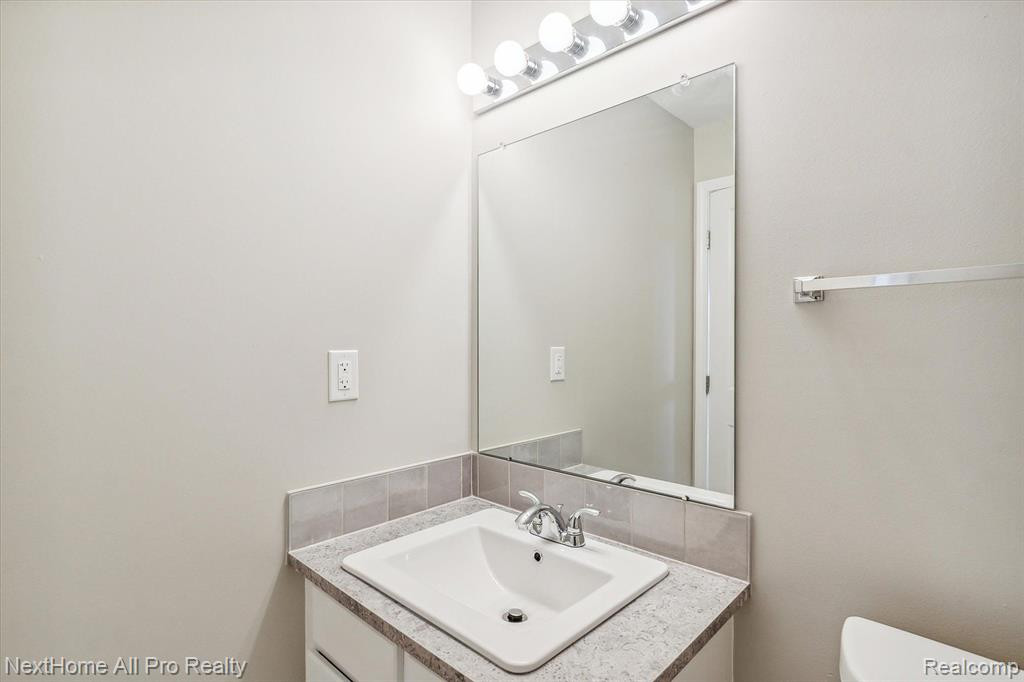 3924 ELIZABETH Avenue, Canton, MI 48188 — Photo 25