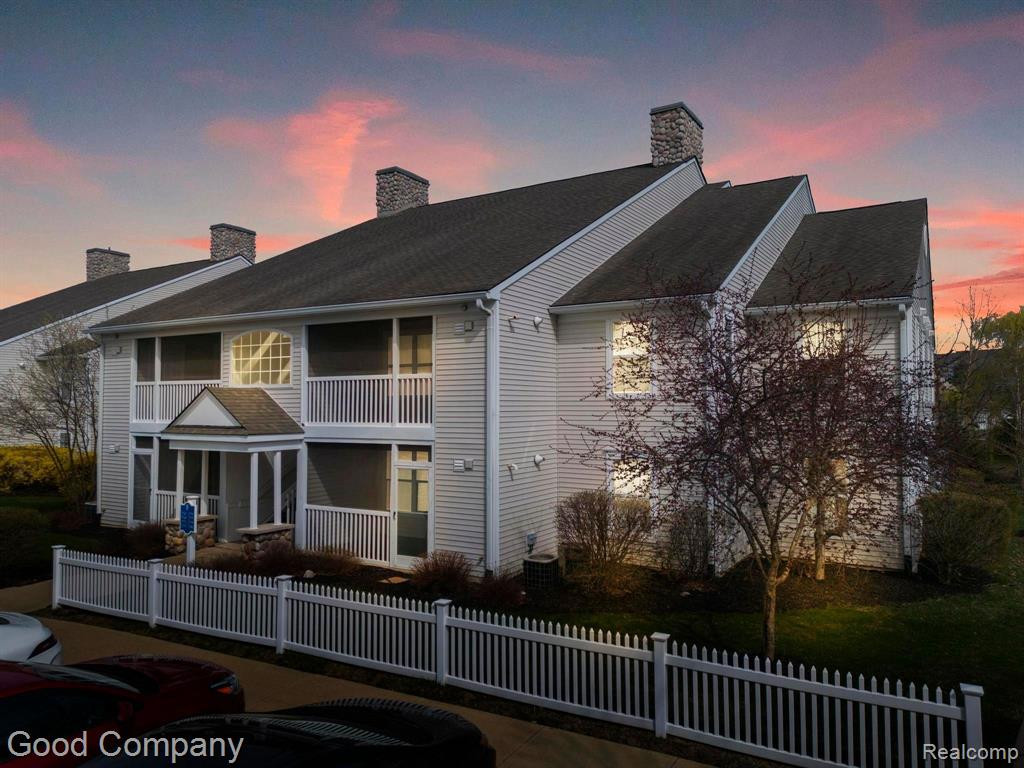 2775 S KNIGHTSBRIDGE Circle, Ann Arbor, MI 48105 — front exterior