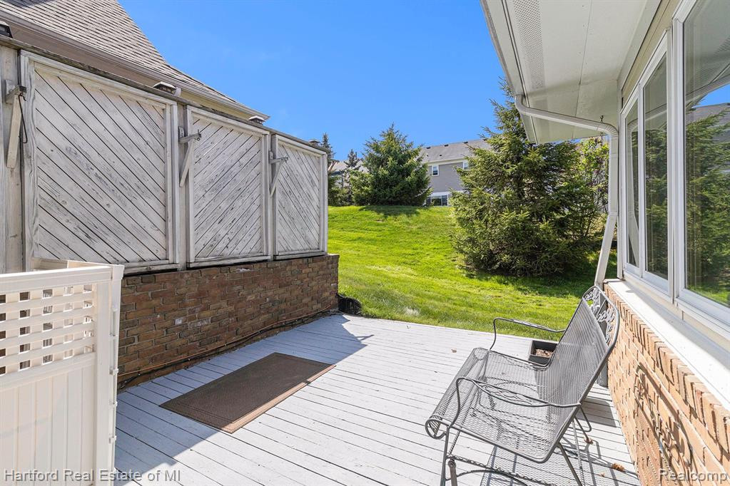 35307 HILLSIDE Drive, 12, Farmington Hills, MI 48335 — Photo 6