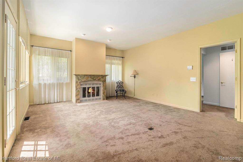 35307 HILLSIDE Drive, 12, Farmington Hills, MI 48335 — Photo 10