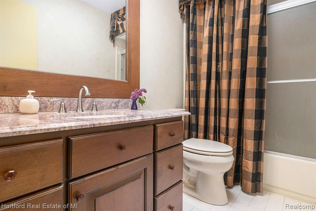 35307 HILLSIDE Drive, 12, Farmington Hills, MI 48335 — Photo 16