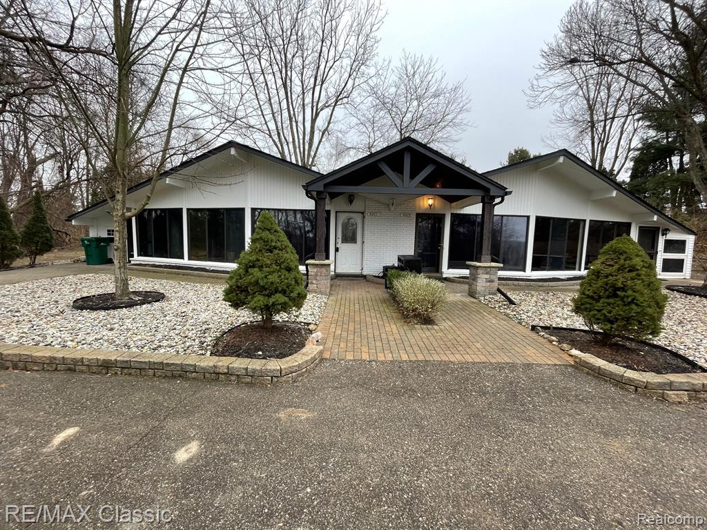 4211 FLINT Road, Brighton, MI 48116 — front exterior