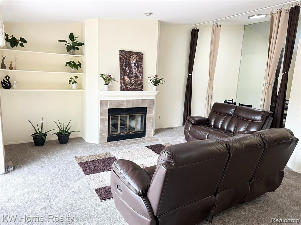 38886 COUNTRY Circle, Farmington Hills, MI 48331 — Photo 9