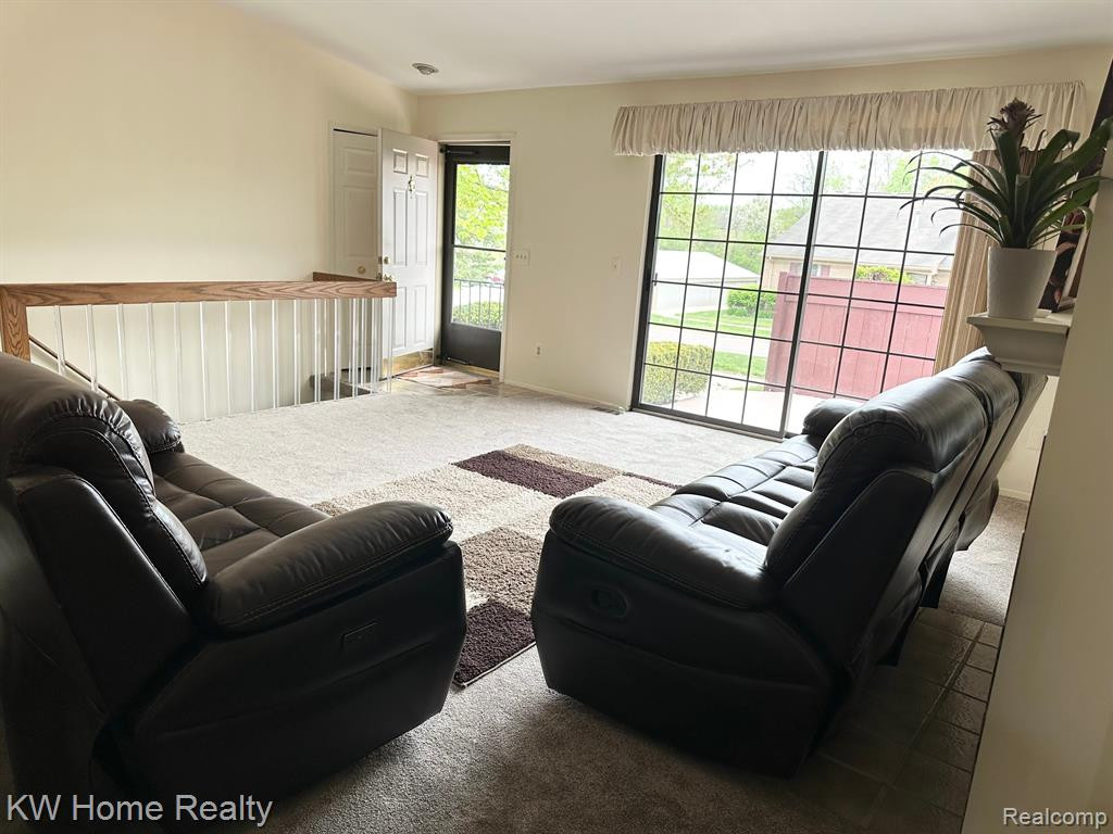 38886 COUNTRY Circle, Farmington Hills, MI 48331 — Photo 10