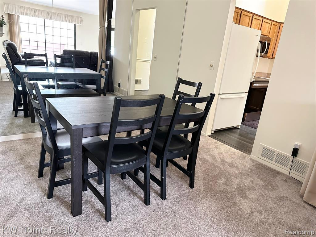 38886 COUNTRY Circle, Farmington Hills, MI 48331 — Photo 12