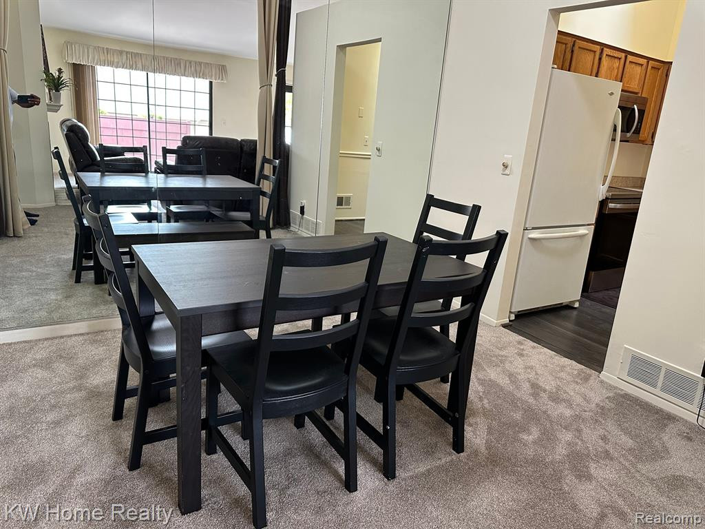 38886 COUNTRY Circle, Farmington Hills, MI 48331 — Photo 13